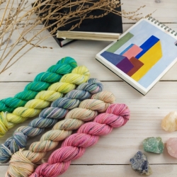 CRAZY set - ručne barvená pletací příze Woolento a návod na pletení ponožek