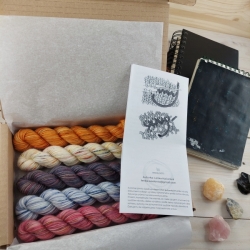 CRAZY set - ručne barvená pletací příze Woolento a návod na pletení ponožek