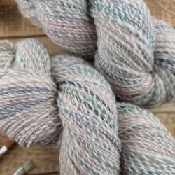Hand spun merino wool yarn Woolento white pastel