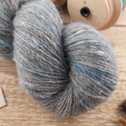 Hand Spun Wool Yarn blend merino alpaca kid mohair Woolento