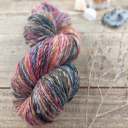 Hand Spun Wool Yarn #1 - local slovakian merino, Woolento