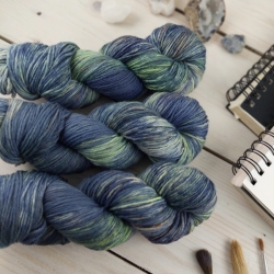 hand dyed knitting yarn organic wool merino deluxe DK Woolento  Medard blue