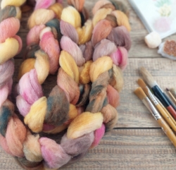 wool roving for felting hand spinning, local slovak merino Woolento brown pink