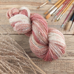 Hand Spun Wool Yarn #9 - local slovakian merino, Woolento