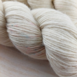 ručně barvená pletací příze merino fingering Woolento - Bella