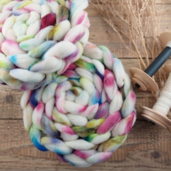 White candy woolento wool top roving for spinning Slovak merino hand dyed