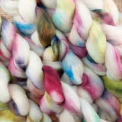 White candy woolento wool top roving for spinning Slovak merino hand dyed