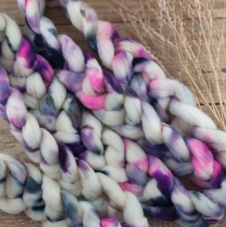 BIELA/ FIALOVÁ/ RUŽOVÁ česanec, merino extra jemné | Woolento