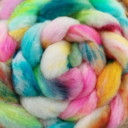 White graffiti wool roving for spinning felting slovak fine merino Woolento