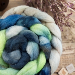 BLUE/ GREEN/ BEIGE hand-dyed local merino wool | Woolento