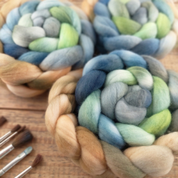 BLUE/ BURGUNDY/ GREEN hand dyed wool roving | Woolento - kopie
