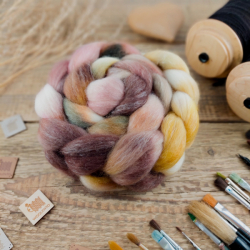BROWN/ PINK/ GOLD hand dyed top roving | Woolento
