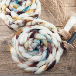 BIELA/ HNEDÁ/ MODRÁ ručne farbená merino vlna | Woolento 
