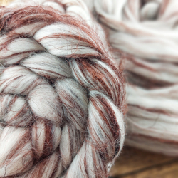 BIELA/ HNEDÁ česanec merino a ľan | Woolento