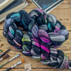 ČIERNA/ GRAFFITI, česanec vlny merino extra fine, 120g | Woolento