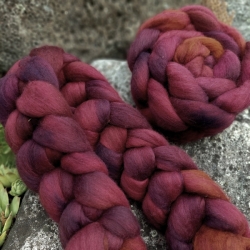 TMAVÁ BORDOVÁ  česanec, merino extra jemné | Woolento