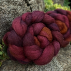 TMAVÁ BORDOVÁ  česanec, merino extra jemné | Woolento