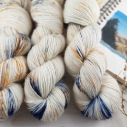 pletací příze ručně barvená jemné merino worsted Woolento Cyrus