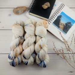 CYRUS - hand dyed yarn, fine merino worsted, Woolento