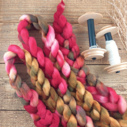 ČERVENÁ/ HNEDÁ merino fine, ručne farbený česanec | Woolento