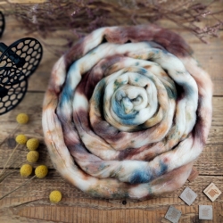 KRÉMOVÁ/ TAUPE ručne farbený česanec merino a hodváb | Woolento