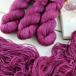 EVA -wool hand dyed yarn, fine merino fingering, Woolento viva magenta