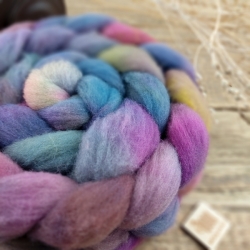 FIALOVÝ MIX ručne farbená lokálna merino vlna | Woolento