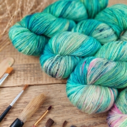 FRIDA - fade set, hand dyed knitting yarn Woolento