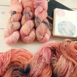 GRETA - fade set, hand dyed knitting yarn Woolento