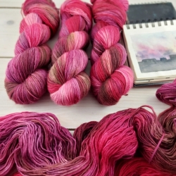 GRETA - fade set, hand dyed knitting yarn Woolento