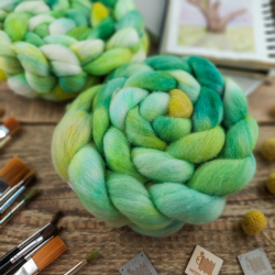GREEN MIX  hand dyed top roving | Woolento 