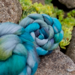 ŠEDÁ/ PETROLEJOVÁ  česanec, merino extra jemné | Woolento