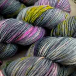 HANNA - hand dyed yarn, fine merino wool worsted, Woolento