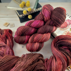 HAPPY ACCIDENT, hnedoružová, Merino Single 400 | Woolento