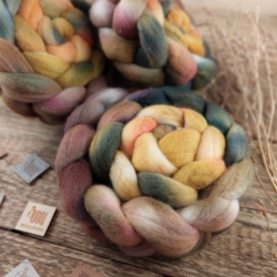 Tasting set gift packaging of 5 types of fibers for felting and spinning 