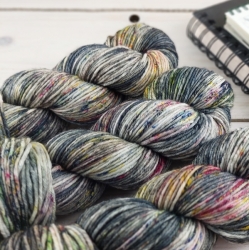 HUGO hand dyed fine sock yarn merino wool aran worsted Woolento