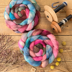 BLUE/ PINK hand-dyed local organic merino wool | Woolento