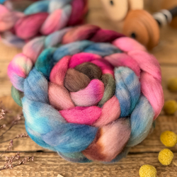 BLUE/ PINK hand-dyed local organic merino wool | Woolento