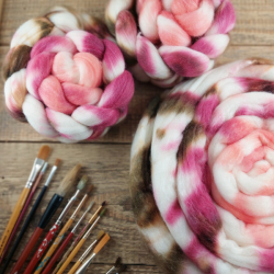 BROWN/ PINK/ GOLD hand dyed top roving | Woolento - kopie