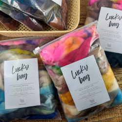 LUCKY BAG farebný mix vlny na plstenie a pradenie | Woolento