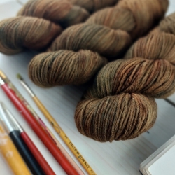 DOLORES - fade set, hand dyed knitting yarn Woolento