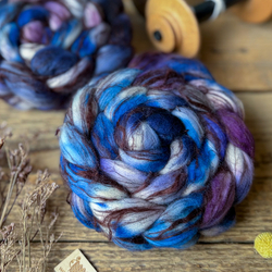 BLUE/ VIOLET fibre roving merino with flax (linen)| Woolento
