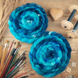 Woolento slovak merino wool fibre roving for spinning felting hand dyed blue turquoise