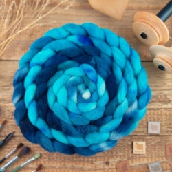 Woolento slovak merino wool fibre roving for spinning felting hand dyed blue turquoise