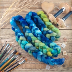 Woolento slovak merino wool fibre roving for spinning felting hand dyed blue green