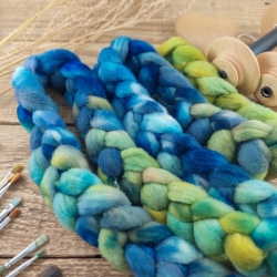 Woolento slovak merino wool fibre roving for spinning felting hand dyed blue green