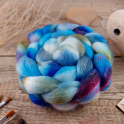BLUE/ BURGUNDY/ GREEN hand dyed wool roving | Woolento