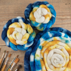 BLUE/ YELLOW/ WHITE  hand dyed wool roving | Woolento