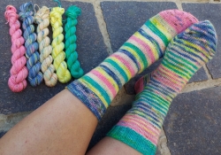 CRAZY - sock knitting set with pattern from Woolento