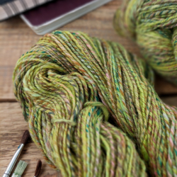Hand Spun Wool Yarn #21, extra fine merino and cashmere blend, Woolento